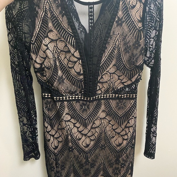 ASTR A-Line Dress black long sleeve lace dress - Picture 4 of 7